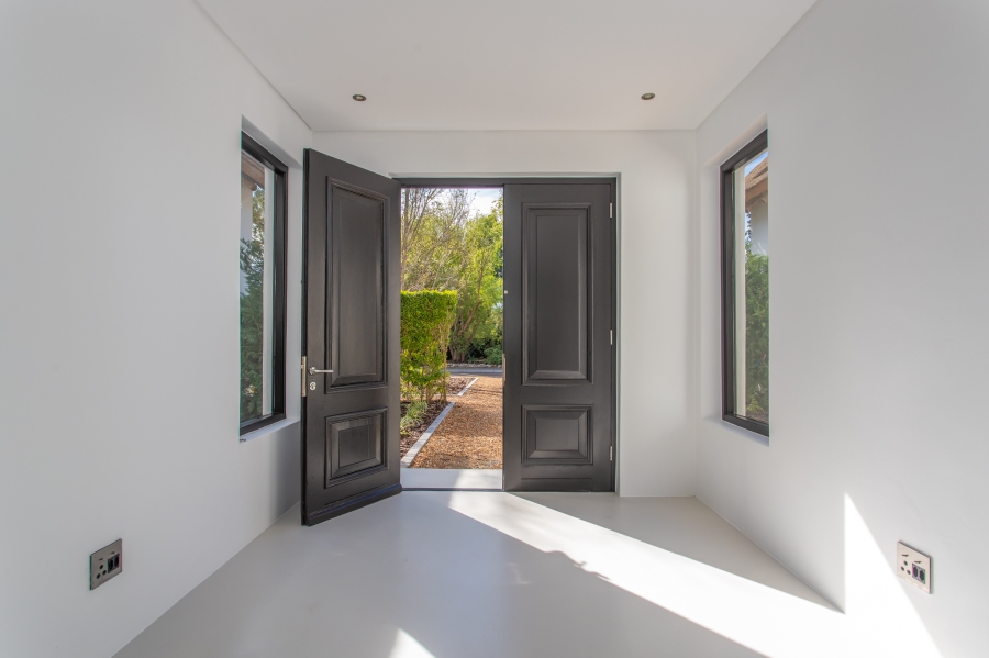 5 Bedroom Property for Sale in Pearl Valley at Val de Vie Western Cape